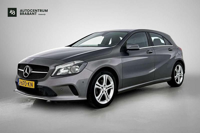 Grijs Occasion 2016 Mercedes A180 Prestige Hatchback | € 12.945 (Eerlijke prijs) - Afbeelding 1/4