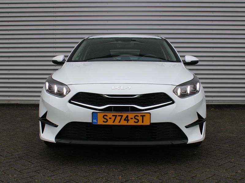 Occasion Kia Ceed 2023 Wit Hatchback