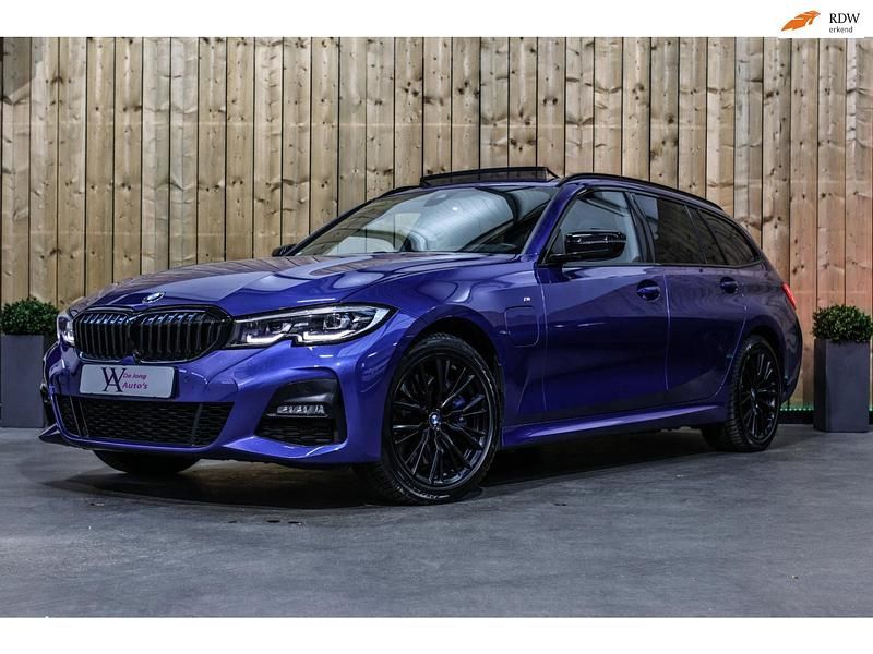 Blauw Occasion 2021 BMW 330 M Sport Stationwagen | € 31.950 (Eerlijke prijs) - Afbeelding 1/4