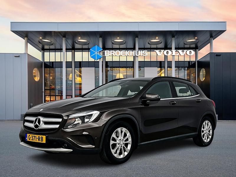 Bruin Gebruikt 2015 Mercedes GLA250 Ambition SUV | € 21.400 (Eerlijke prijs) - Afbeelding 1/4