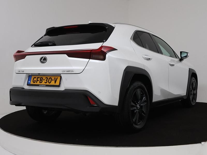 Occasion Lexus UX 184 PK (135 kW) 2024 Wit SUV