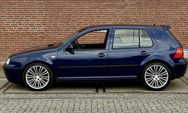 Occasion VW Golf IV 105 PK (77 kW) 2002 Blauw, metallic lak Hatchback