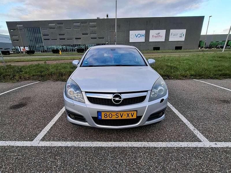 Zilver Gebruikt 2006 Opel Vectra Sport Hatchback | € 1.250 (Eerlijke prijs) - Afbeelding 1/4