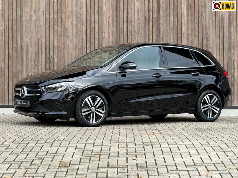 Zwart Occasion 2020 Mercedes B250 Business MPV | € 23.900 (Eerlijke prijs) - Afbeelding 1/4
