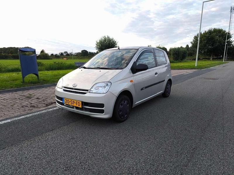 Beige Gebruikt 2006 Daihatsu Cuore Hatchback | € 700 (Goede deal) - Afbeelding 1/4