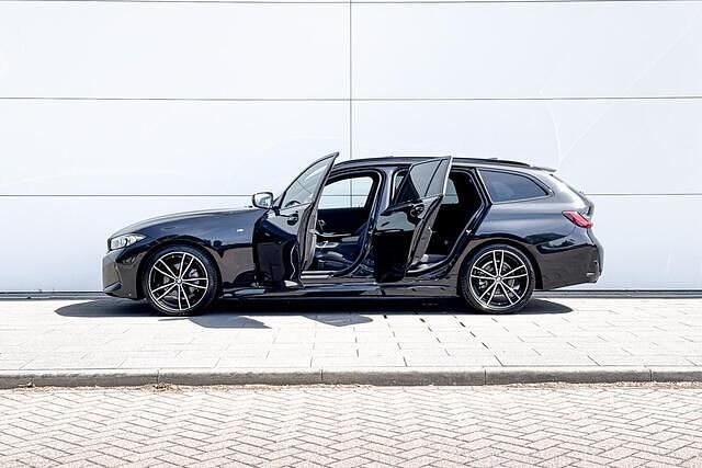 Occasion BMW 320 Basis 184 PK (135 kW) 2025 Zwart Stationwagen