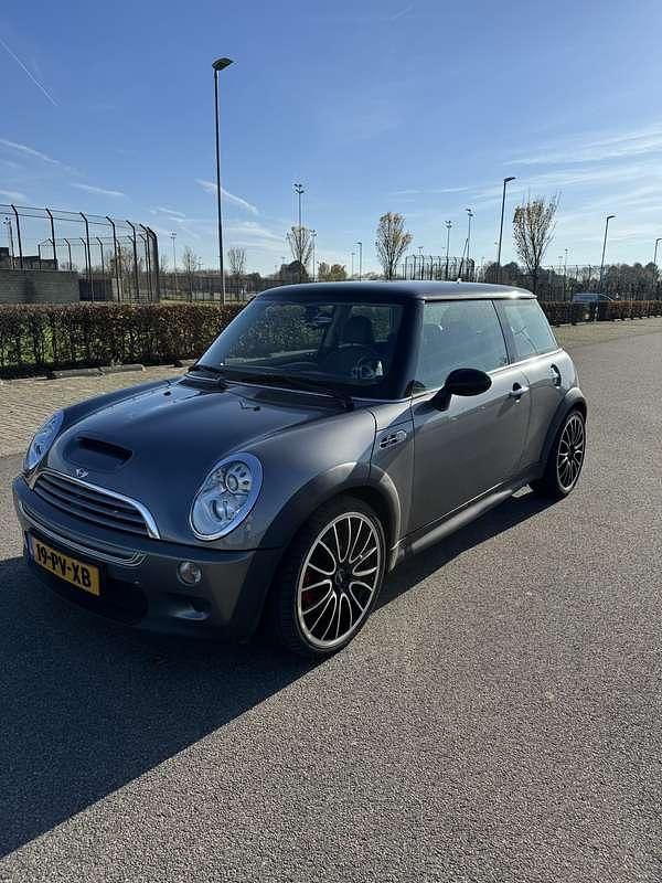 Zwart Gebruikt 2005 Mini Cooper S Chili Hatchback | € 4.750 (Eerlijke prijs) - Afbeelding 1/4