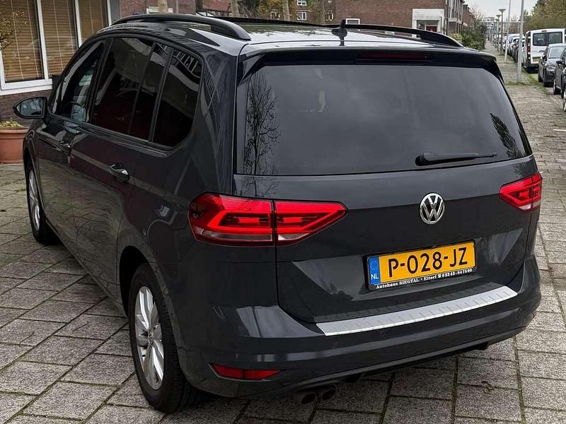Blauw Gebruikt 2017 VW Touran Comfortline MPV | € 10.750 - Afbeelding 1/4