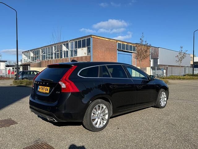 Occasion Volvo V60 Momentum 181 PK (133 kW) 2014 Zwart Stationwagen