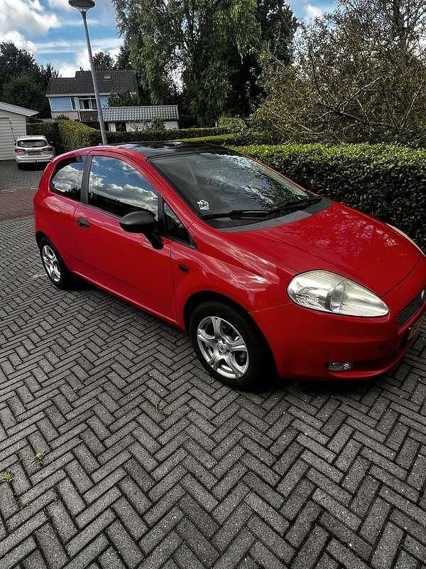 Rood Gebruikt 2006 Fiat Punto Active Hatchback | € 1.600 (Eerlijke prijs) - Afbeelding 1/4