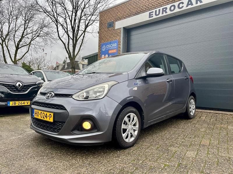 Grijs Gebruikt 2016 Hyundai i10 Comfort Hatchback | € 5.950 (Eerlijke prijs) - Afbeelding 1/4