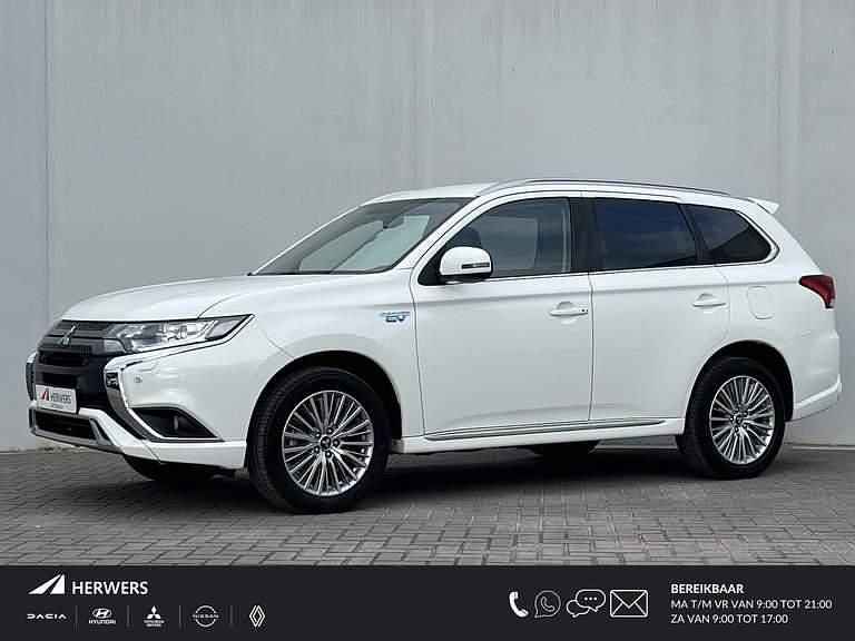 Wit Occasion 2019 Mitsubishi Outlander P-HEV Intense SUV | € 20.885 (Goede deal) - Afbeelding 1/4