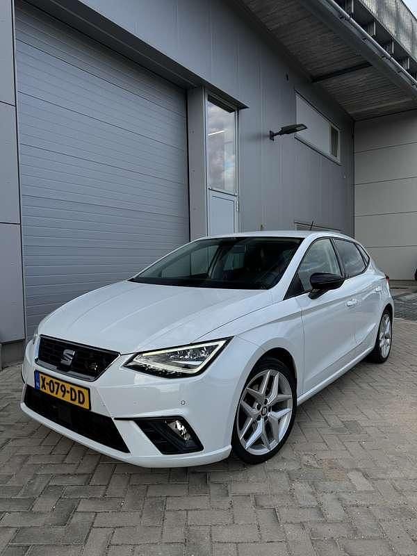 Wit Gebruikt 2019 Seat Ibiza FR Hatchback | € 14.500 (Super prijs) - Afbeelding 1/4