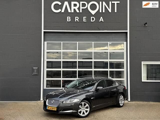 Grijs Gebruikt 2013 Jaguar XF Business Edition Sedan | € 7.795 (Eerlijke prijs) - Afbeelding 1/4