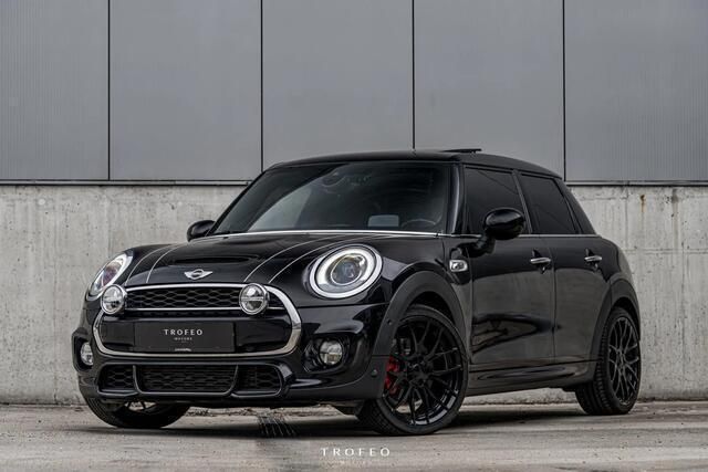 Zwart Gebruikt 2017 Mini John Cooper Works Hatchback | € 19.850 (Goede deal) - Afbeelding 1/4