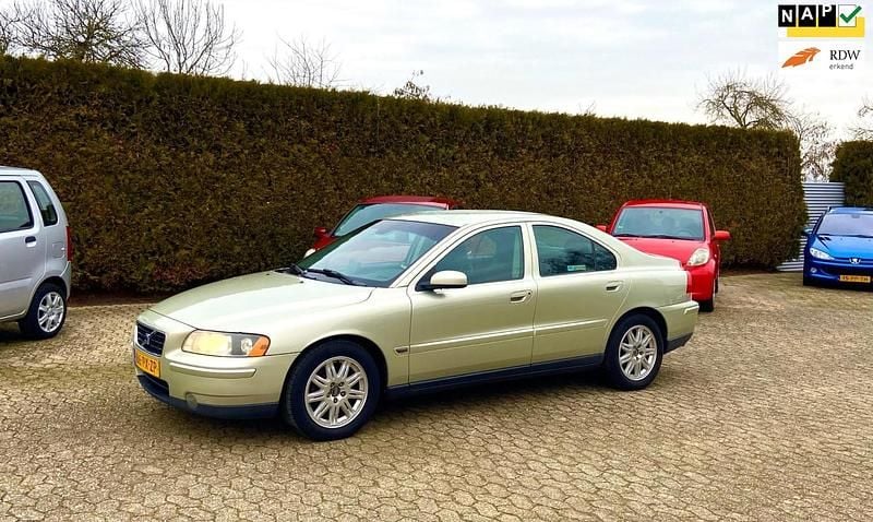 Occasion Volvo S60 140 PK (102 kW) 2005 Beige Sedan