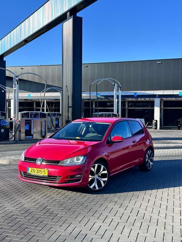 Rood Gebruikt 2012 VW Golf VII Highline Stationwagen | € 6.500 (Iets duurder) - Afbeelding 1/4