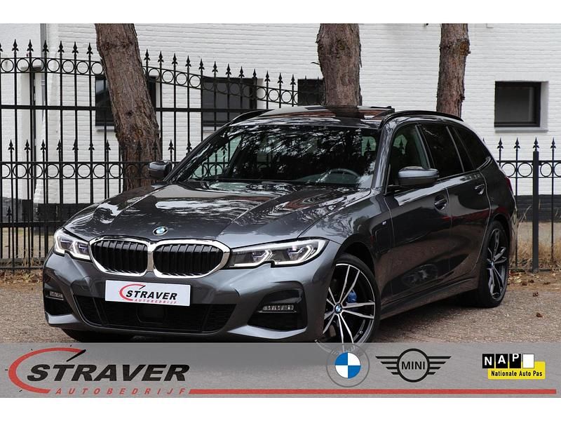 Grijs Gebruikt 2021 BMW 330 Executive Stationwagen | € 34.450 (Eerlijke prijs) - Afbeelding 1/4