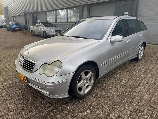 Grijs Gebruikt 2001 Mercedes C180 Elegance Stationwagen | € 1.250 (Goede deal) - Afbeelding 1/4