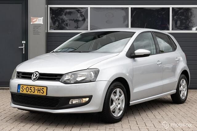 Grijs Gebruikt 2010 VW Polo Hatchback | € 3.500 (Super prijs) - Afbeelding 1/4