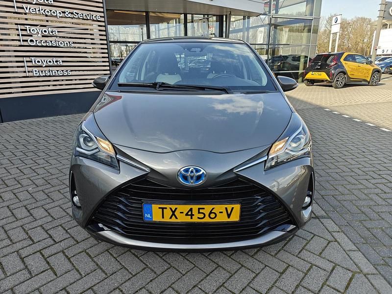 Occasion Toyota Yaris Executive 101 PK (74 kW) 2018 Grijs Hatchback