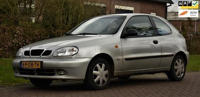 Grijs Gebruikt 1999 Chevrolet Lanos SX Hatchback | € 1.150 - Afbeelding 1/4