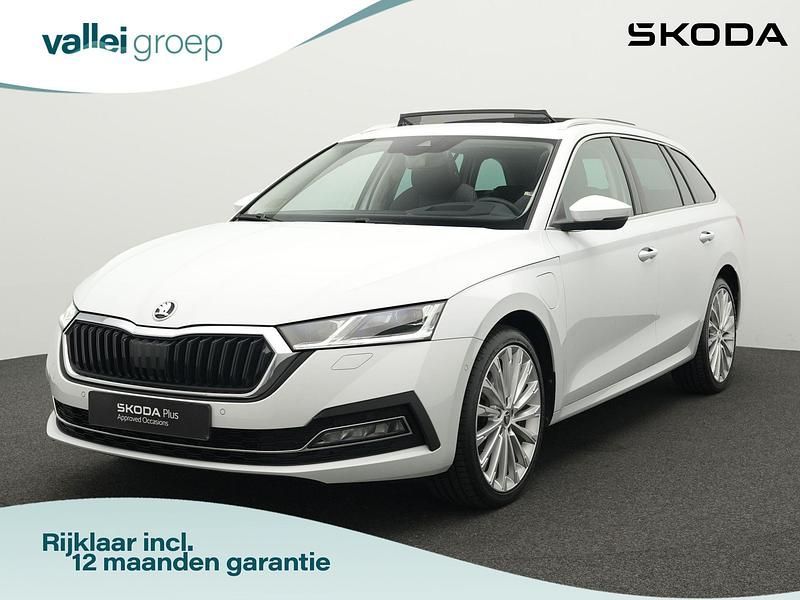 Wit Gebruikt 2022 Skoda Octavia Business Line Stationwagen | € 29.900 (Iets duurder) - Afbeelding 1/4