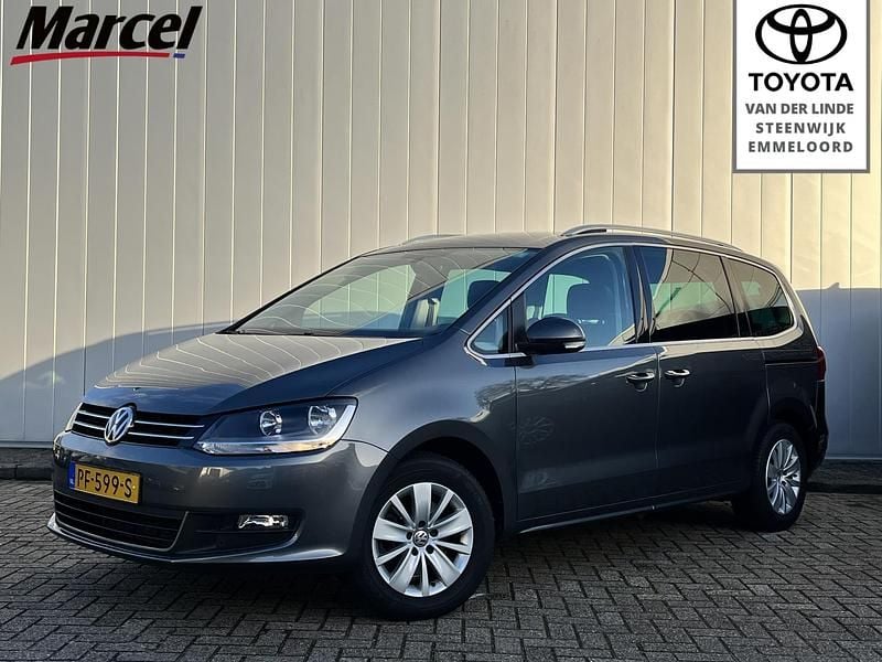 Grijs Occasion 2017 VW Sharan Exclusive MPV | € 20.900 (Eerlijke prijs) - Afbeelding 1/4