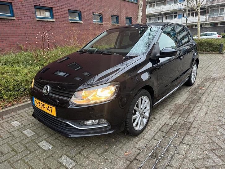 Zwart Occasion 2014 VW Polo Comfortline Hatchback | € 5.000 (Eerlijke prijs) - Afbeelding 1/4