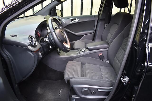 Occasion Mercedes B180 Business 123 PK (90 kW) 2018 Zwart (metallic) MPV
