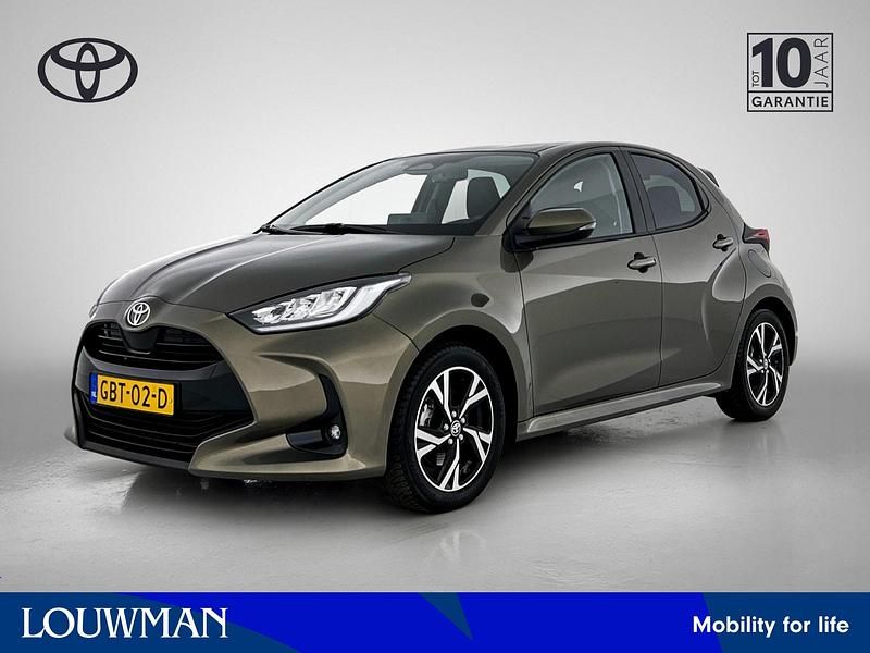 Groen Gebruikt 2024 Toyota Yaris Hybrid Edition Hatchback | € 24.445 (Eerlijke prijs) - Afbeelding 1/3