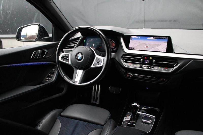 Occasion BMW 118 Executive 136 PK (100 kW) 2022 Grijs Hatchback