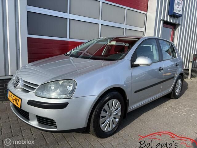 Grijs Gebruikt 2004 VW Golf IV Trendline Hatchback | € 1.675 (Eerlijke prijs) - Afbeelding 1/4