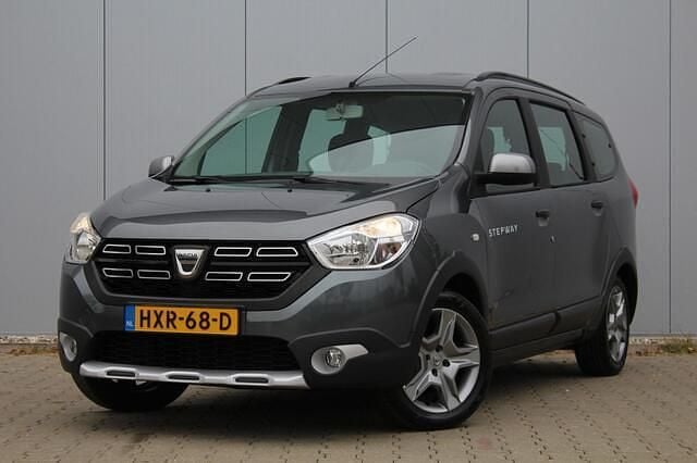 Grijs Gebruikt 2018 Dacia Lodgy Lauréate MPV | € 10.499 (Iets duurder) - Afbeelding 1/4