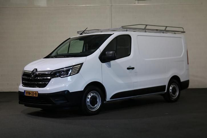Wit Occasion 2023 Renault Trafic MPV | € 20.950 (Super prijs) - Afbeelding 1/4