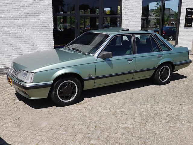 Groen Gebruikt 1983 Opel Senator Sedan | € 17.950 - Afbeelding 1/4