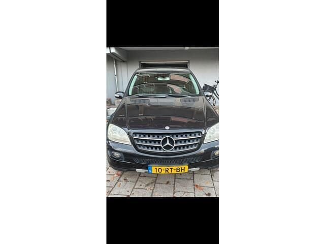 Zwart Gebruikt 2005 Mercedes 500 SUV | € 6.950 (Iets duurder) - Afbeelding 1/4