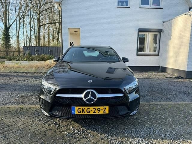 Occasion Mercedes A180 Premium 136 PK (100 kW) 2019 Zwart Hatchback