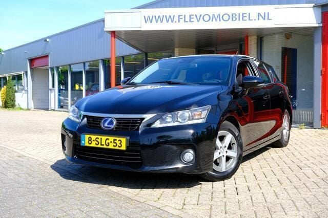 Zwart, metallic lak Gebruikt 2013 Lexus CT200h Hatchback | € 8.450 (Eerlijke prijs) - Afbeelding 1/4