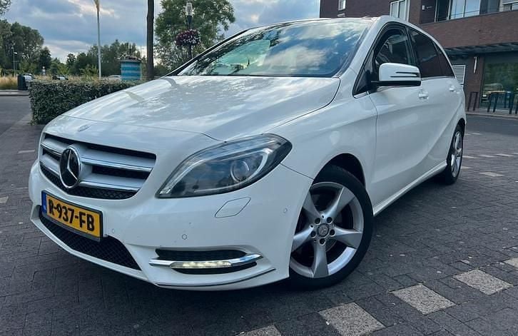 Gebruikt 2013 Mercedes B220 MPV | € 6.999 (Super prijs) - Afbeelding 1/4