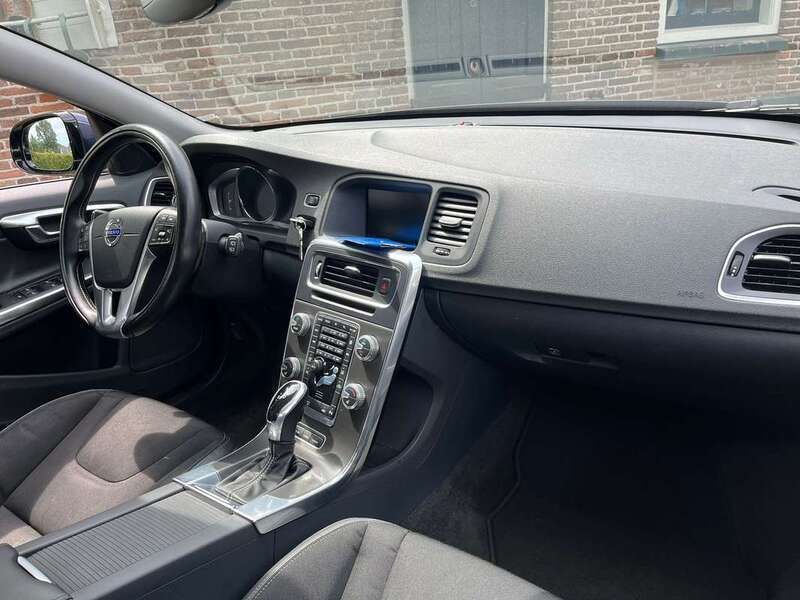 Blauw Gebruikt 2015 Volvo V60 Stationwagen | € 11.500 (Eerlijke prijs) - Afbeelding 1/4