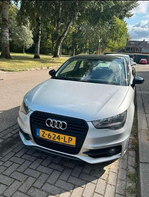 Grijs Gebruikt 2013 Audi A1 Admired Hatchback | € 8.900 (Eerlijke prijs) - Afbeelding 1/4