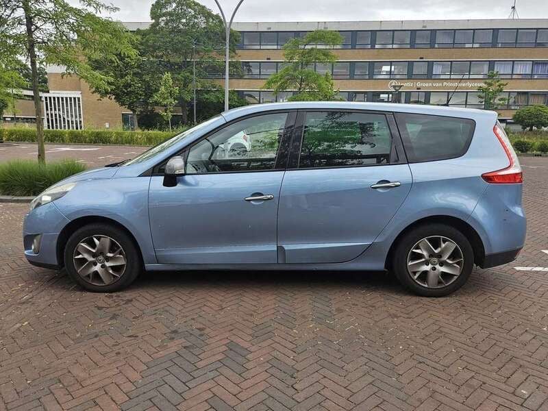 Blauw Gebruikt 2011 Renault Scénic III Initiale Paris MPV | € 2.500 (Eerlijke prijs) - Afbeelding 1/4