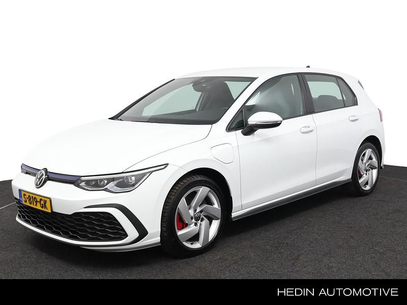 Wit Gebruikt 2020 VW Golf VIII GTE Hatchback | € 24.750 (Eerlijke prijs) - Afbeelding 1/4