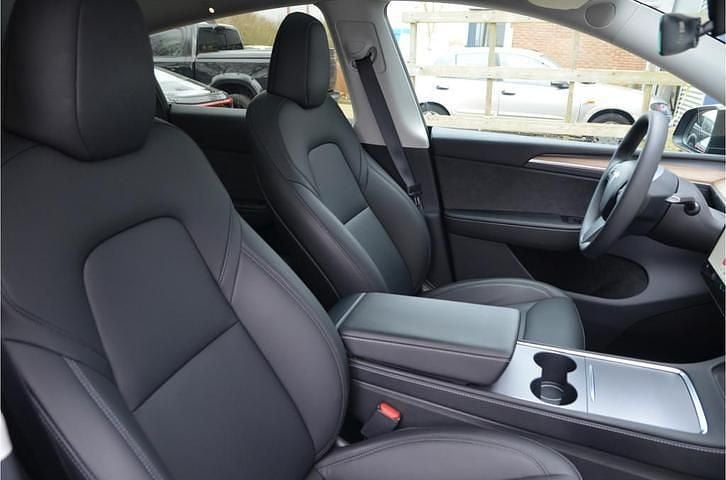 Occasion Tesla Model Y RWD 250 kW (340 PK) 2024 Zwart SUV