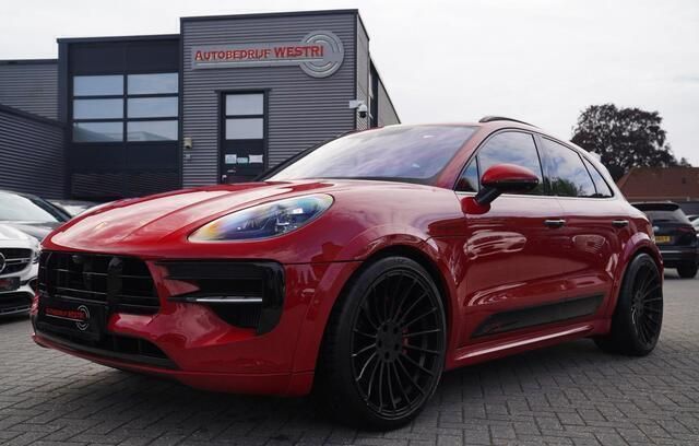 Rood, metallic lak Gebruikt 2020 Porsche Macan Sport SUV | € 78.445 (Goede deal) - Afbeelding 1/4