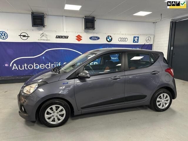 Grijs Gebruikt 2016 Hyundai i10 Comfort Hatchback | € 6.999 (Eerlijke prijs) - Afbeelding 1/4
