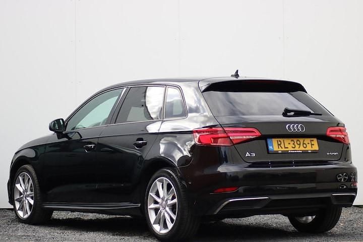 Occasion Audi A3 Sportback e-tron Sport 2017 Zwart (metallic) Hatchback