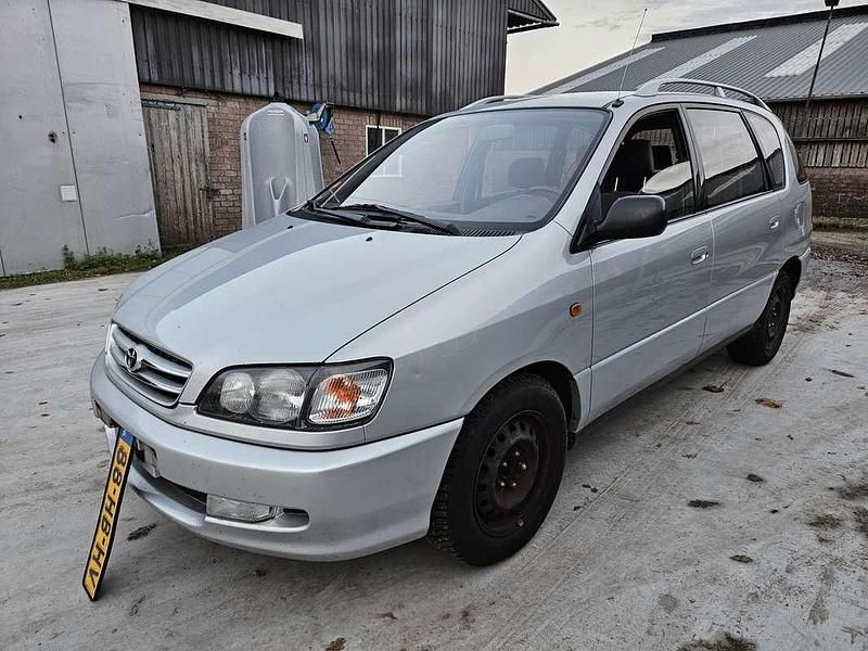Gebruikt 2001 Toyota Picnic Stationwagen | € 4.750 - Afbeelding 1/4