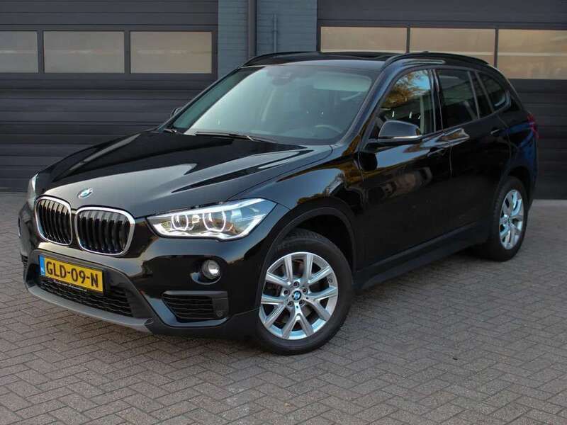 Zwart Gebruikt 2016 BMW X1 SUV | € 20.900 (Duur) - Afbeelding 1/4